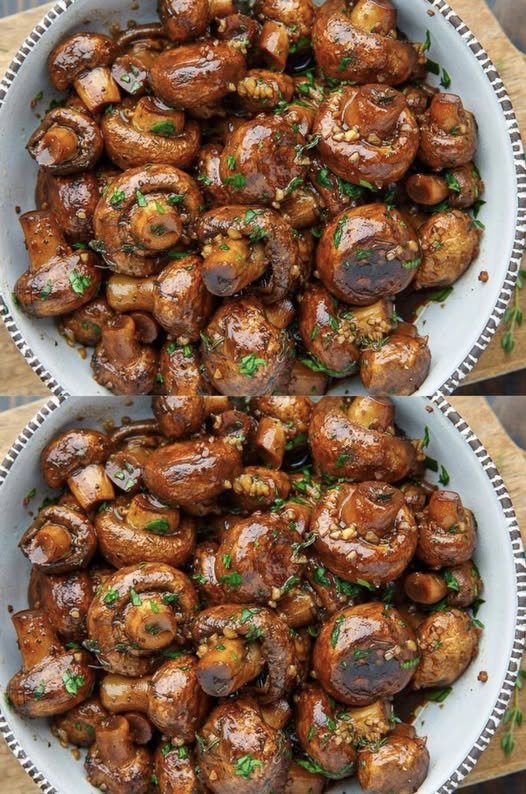 Air Fryer Garlic Mushrooms